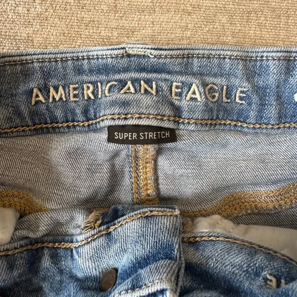 American Eagle women’s  stretch curvy high-rise Shorty distressed denim shorts - Picture 7 of 12